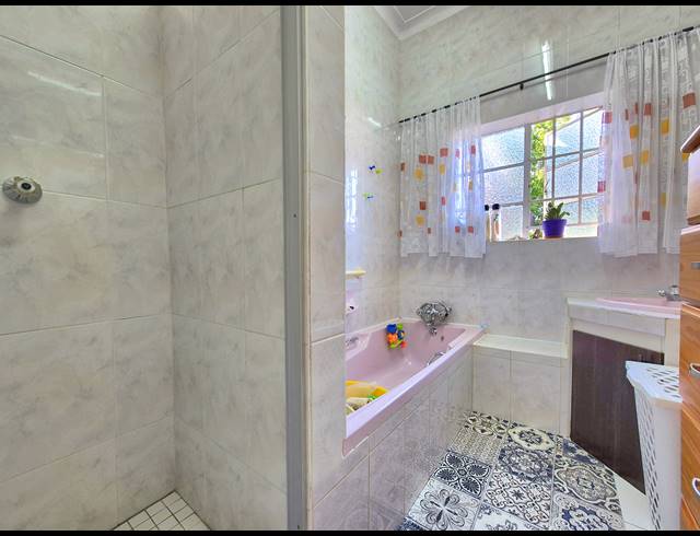 3 BEDROOM HOUSE FOR SALE IN DALVIEW